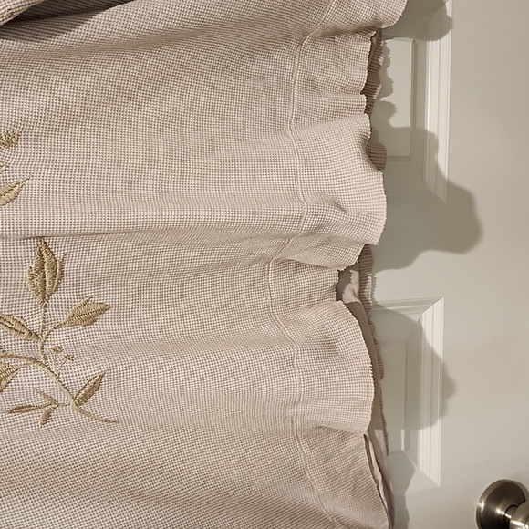 Johnny Was Pink Embroidered Thermal Waffle Knit9 Sweatshirt 1x - Picture 3 of 7